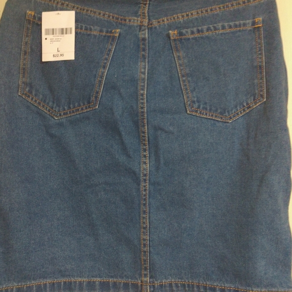 Forever21 denim button down skirt - Picture 2 of 3